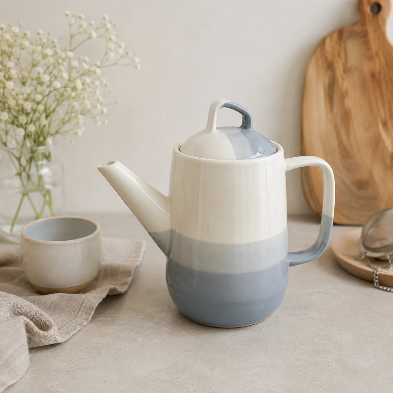Contemporary Tea Serving Pot - Image 3