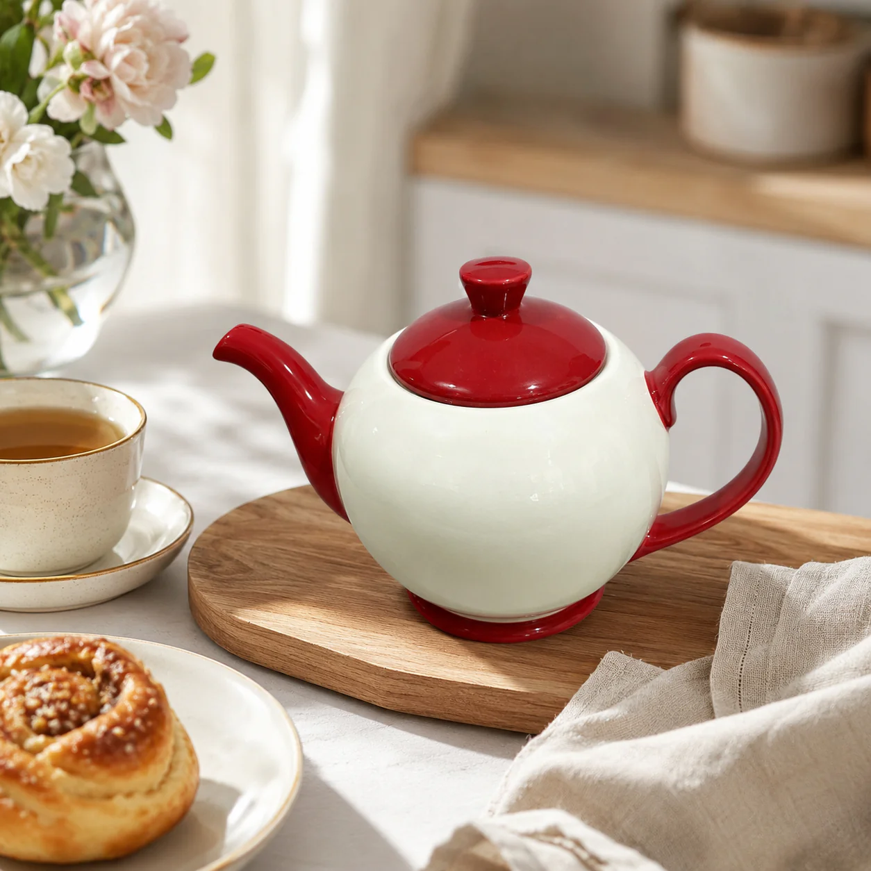 Elegent Ceramic Teapot with Lid - Image 3